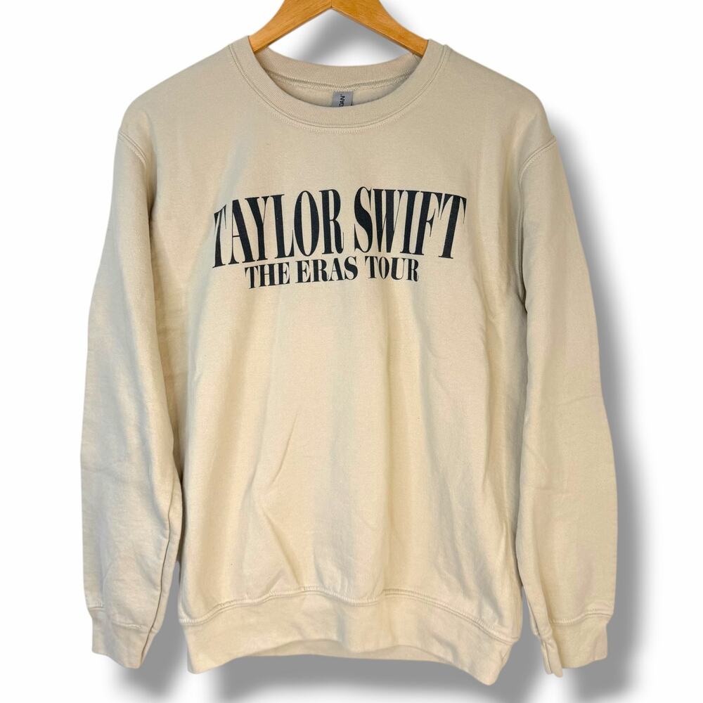 Gildan Taylor Swift Eras Tour LA Crewneck Sweatshirt Beige Long Sleeve Small